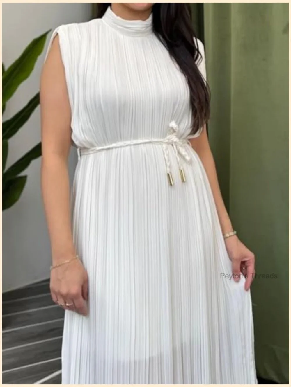 Sleeveless Pleated Maxi Dress with Tie-Waist - Picture 4 of 7